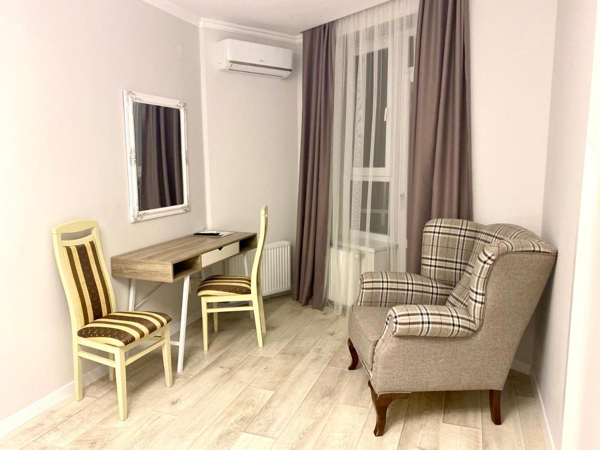 Opera Center Hotel & Apartments Liov Exterior foto